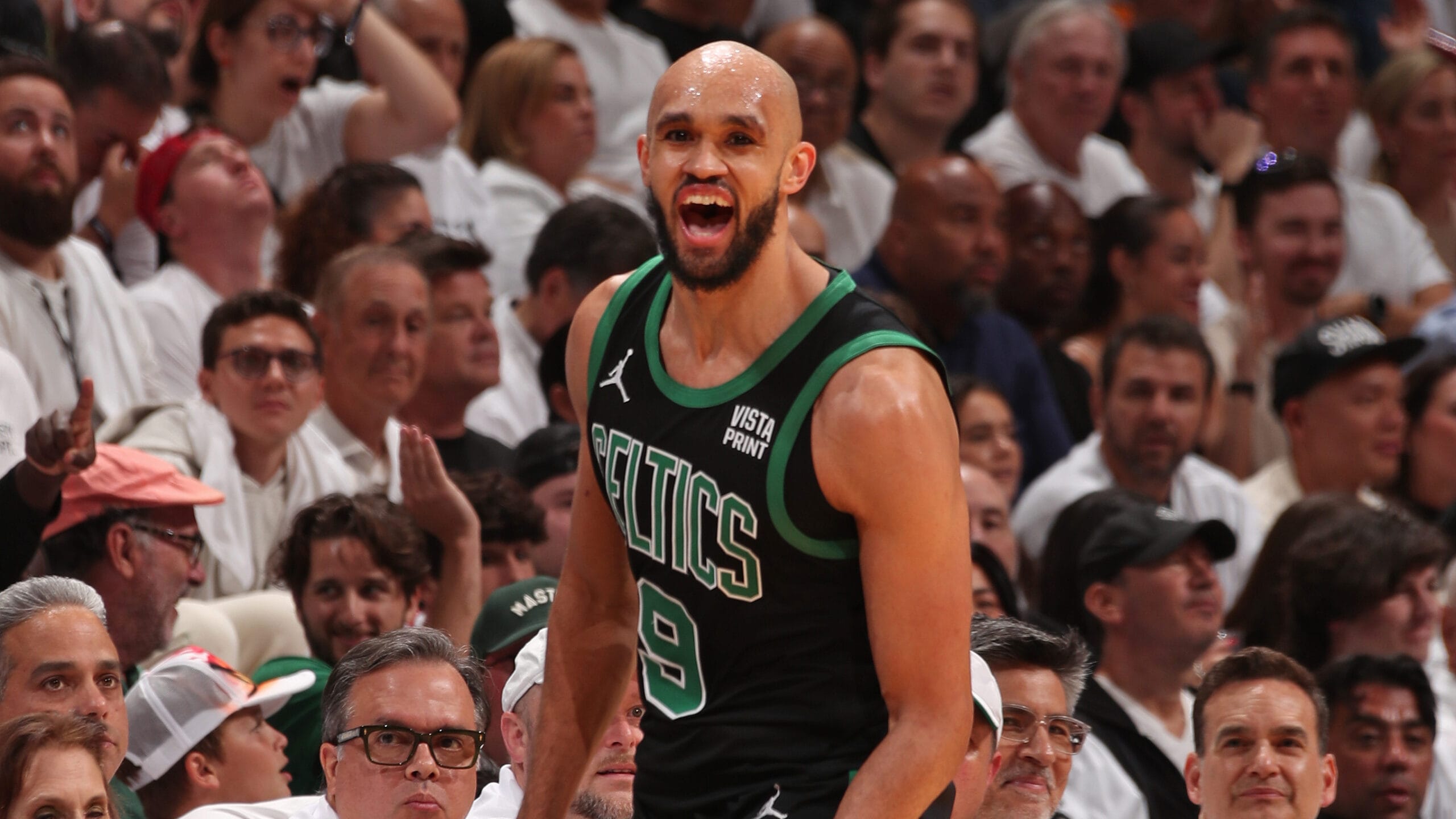 Derrick White agrees to 4-year extension with Celtics